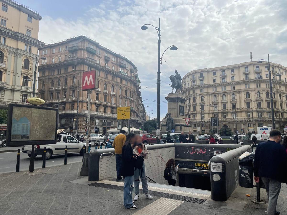 La Finestra Sul Corso Lejlighed Napoli Eksteriør billede